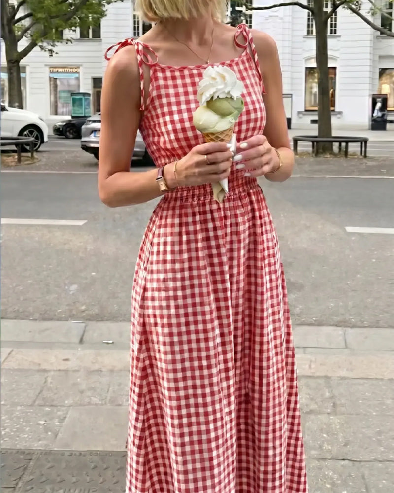Vestido con cordones, tirantes a cuadros y corte en A