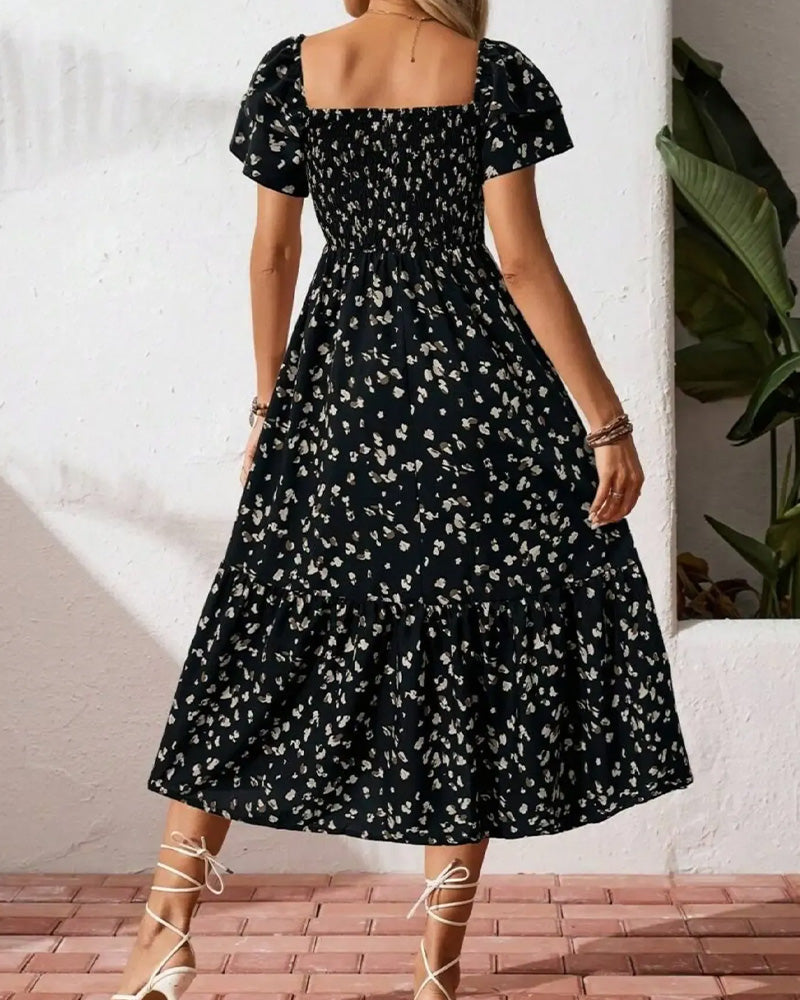 Vestido con mangas de murciélago, entallado, plisado y de corte en A
