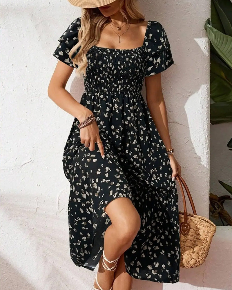 Vestido con mangas de murciélago, entallado, plisado y de corte en A