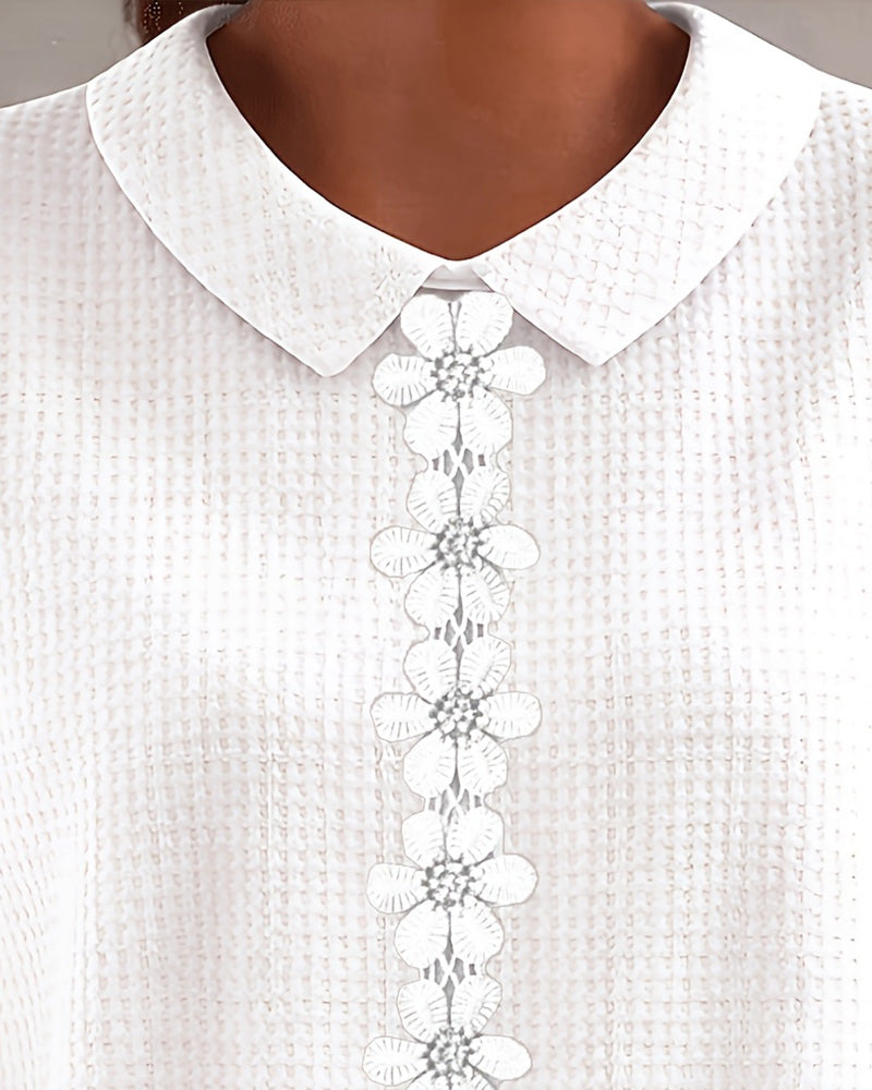Camiseta de punto tipo gofre con cuello de flores en 3D
