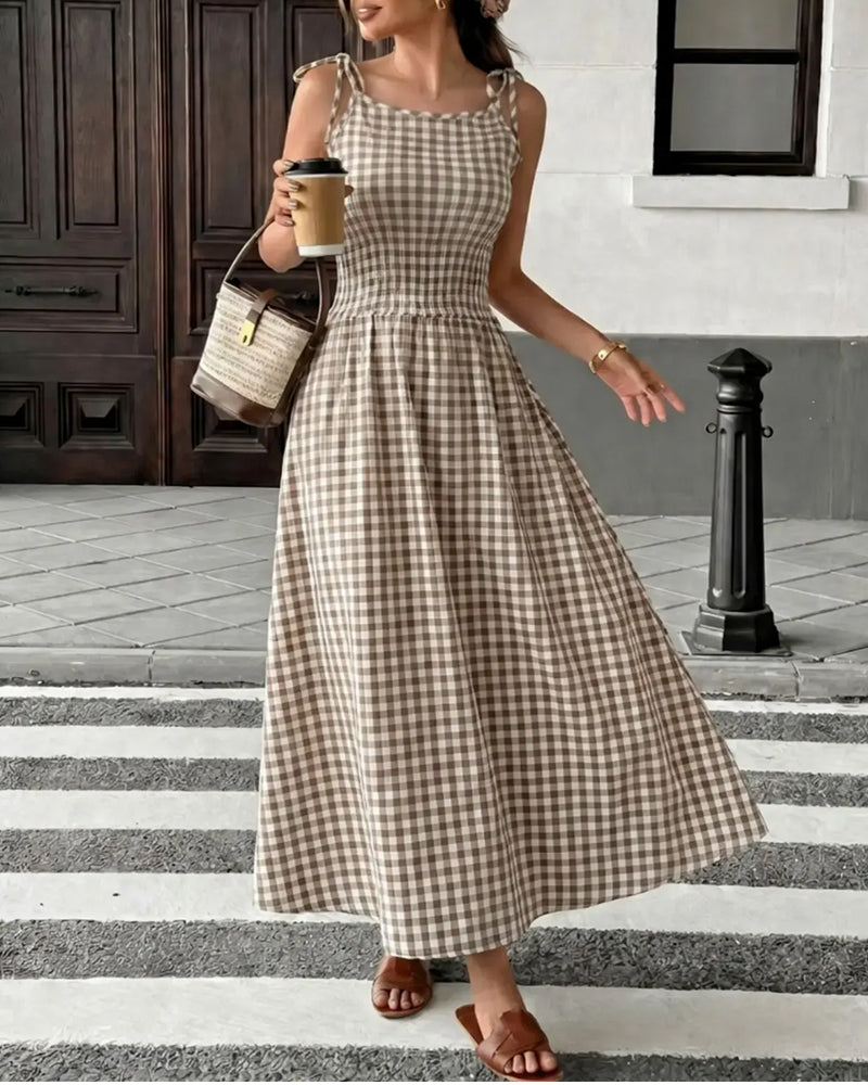 Vestido con cordones, tirantes a cuadros y corte en A
