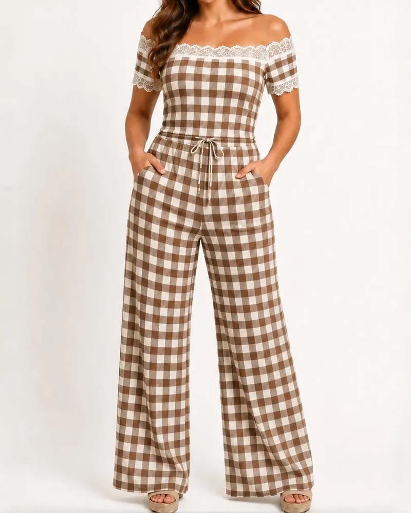 Conjunto con hombros al aire, ribete de encaje y pantalones de pierna ancha a rayas
