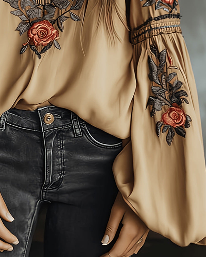 Blusa con estampado de rosas, cuello en V y estilo bohemio