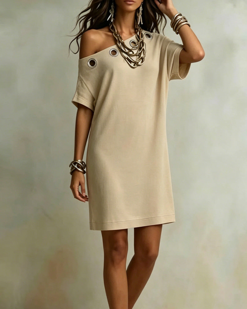 Vestido liso de un solo hombro, con cuello redondo